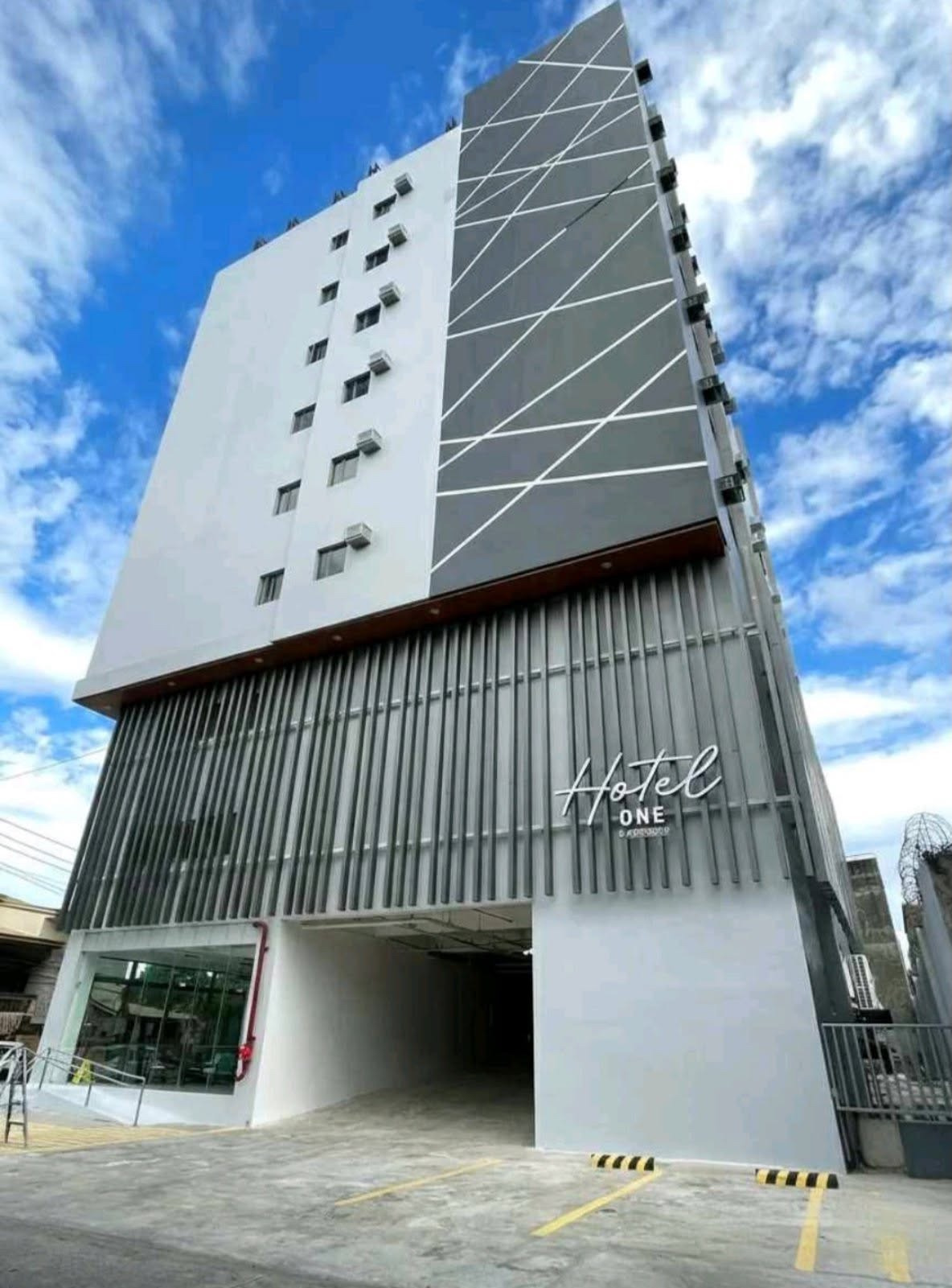 Hotel One Bacolod facade